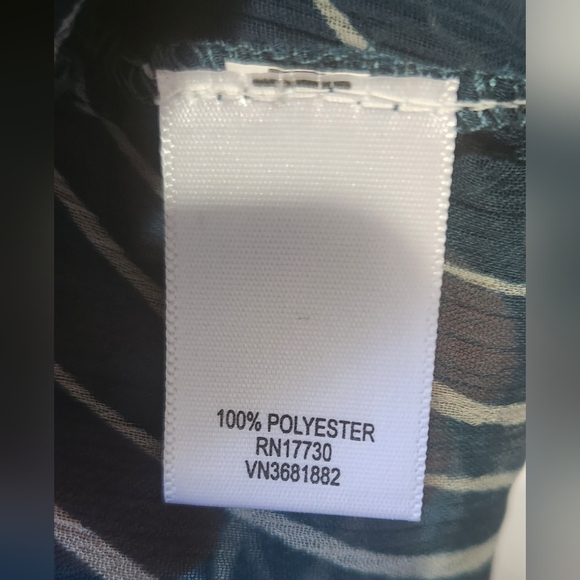 Liz Lange Maternity teal sheer blouse with gold attached belt size Large - Picture 4 of 9